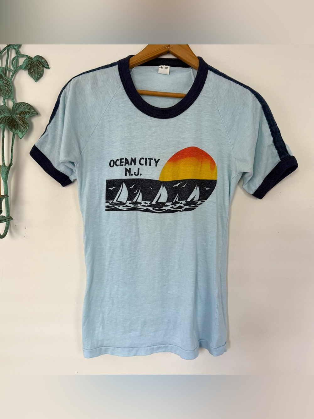 1970s Vintage Ocean City NJ Sailboat Ringer Tee M